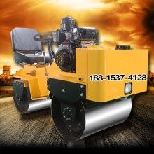 小座駕式壓路機(jī)  奔馬機(jī)械70型壓路機(jī)  強(qiáng)動(dòng)力爬坡壓路機(jī)