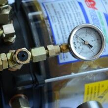 原廠配件電動(dòng)油脂潤(rùn)滑泵4WDB-M1.2/244F 油泵工程機(jī)械 攪拌主機(jī)配件YB一4一24v一W