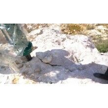 開(kāi)平市礦山分解大塊石頭用機(jī)載劈石機(jī)